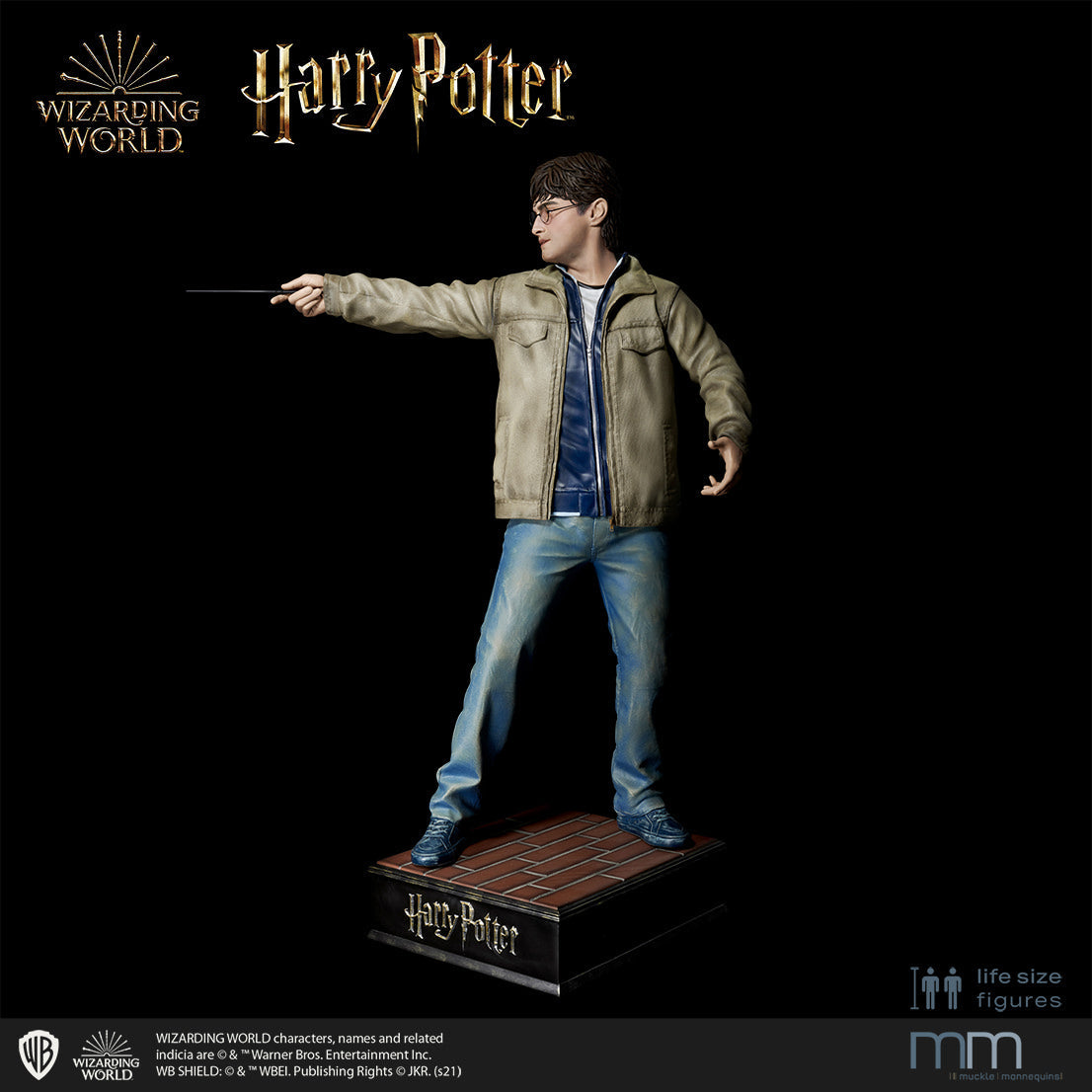Harry Potter auf Base stehend und mit Elderstab