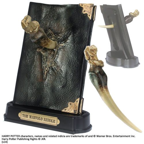 Harry Potter Replica 1/1 Tom Riddle's Diary with Basilisk Fang